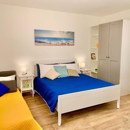 Casa Vacanze Con Vista Mare E Giardino - Amanecer Marzocca di Senigallia Ngoại thất bức ảnh