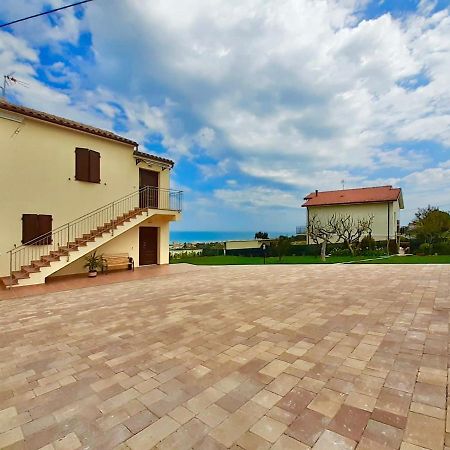 Casa Vacanze Con Vista Mare E Giardino - Amanecer Marzocca di Senigallia Ngoại thất bức ảnh