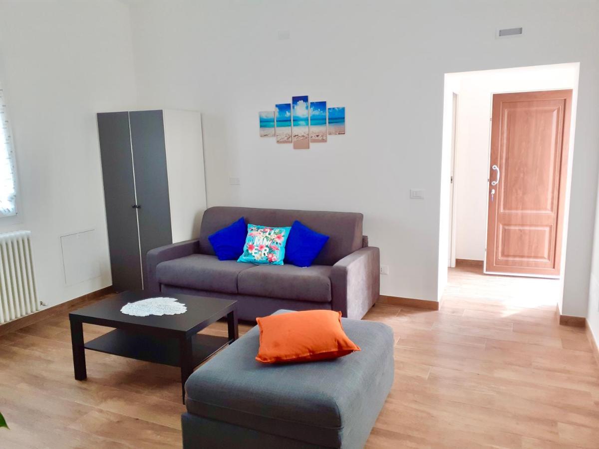 Casa Vacanze Con Vista Mare E Giardino - Amanecer Marzocca di Senigallia Ngoại thất bức ảnh