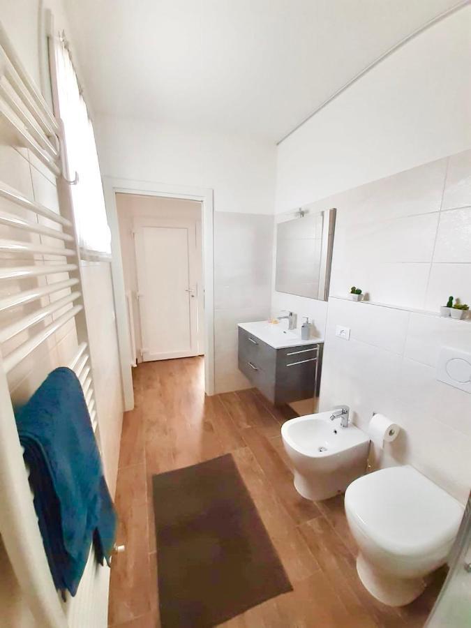Casa Vacanze Con Vista Mare E Giardino - Amanecer Marzocca di Senigallia Ngoại thất bức ảnh