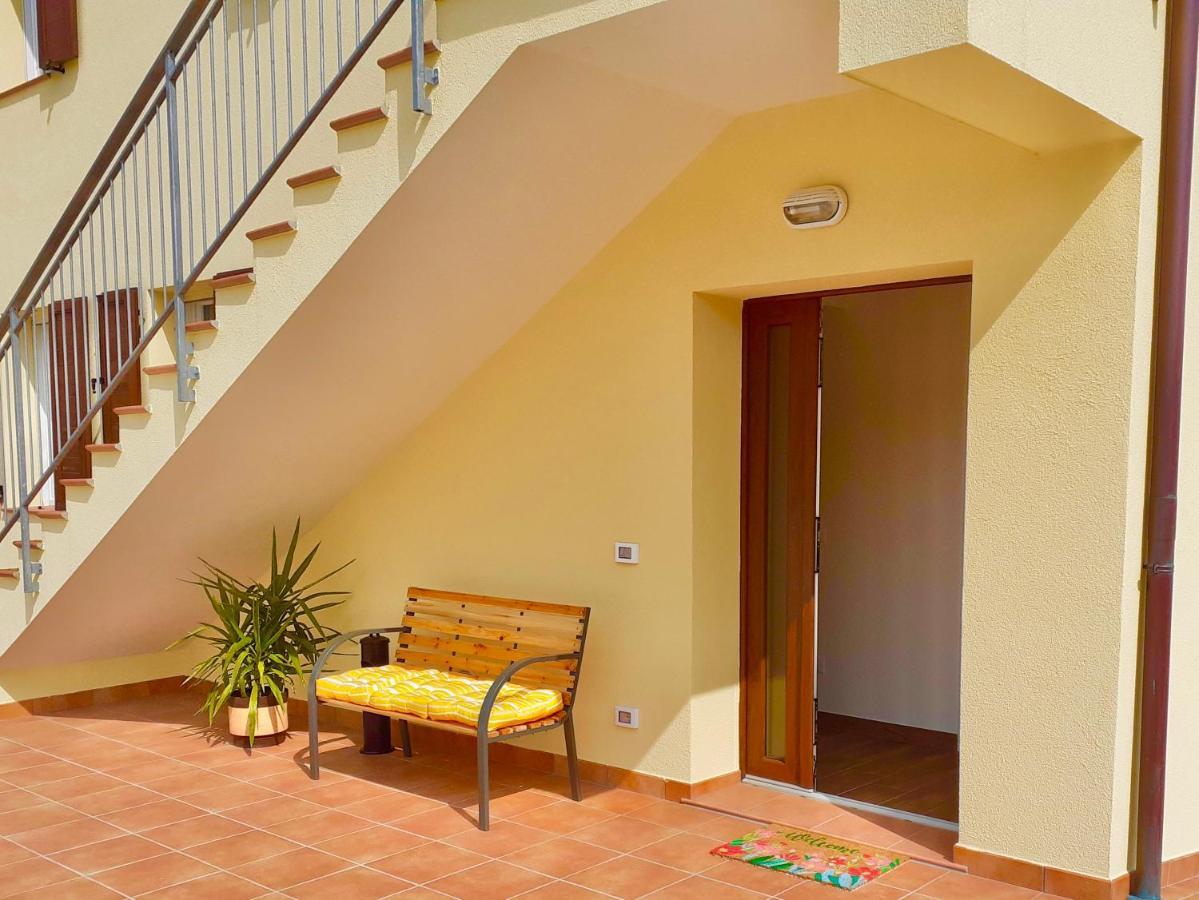 Casa Vacanze Con Vista Mare E Giardino - Amanecer Marzocca di Senigallia Ngoại thất bức ảnh